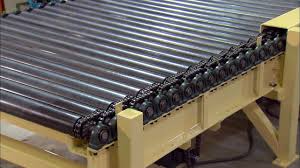 Roller conveyor assembly without drive unit